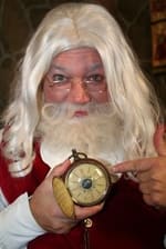 Zähle die Monate, Tage, Minuten und Sekunden bis Weihnachten mit der Uhr vom Weihnachtsmann!